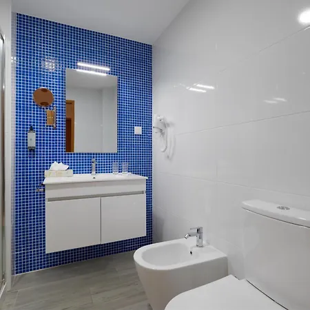 Casa Azul 1 - Senhora Da Rocha, Algarve *